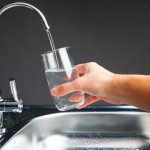 Nước sạch là gì? giải pháp để sử dụng nước sạch cho hộ gia đình rẻ & tiết kiệm