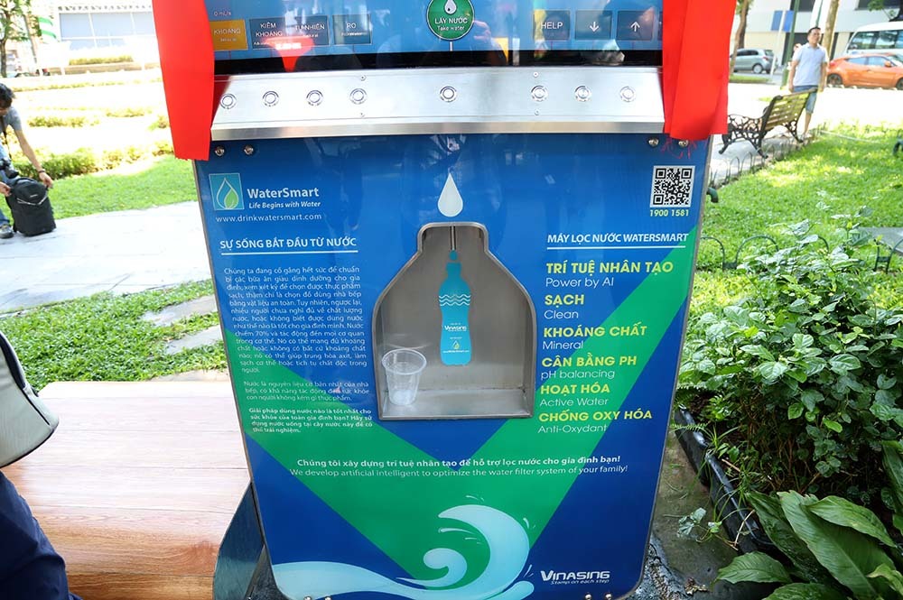 Hệ thống cây lọc nước thông minh sử dụng trí tuệ nhân tạo tại công viên Hà Nội