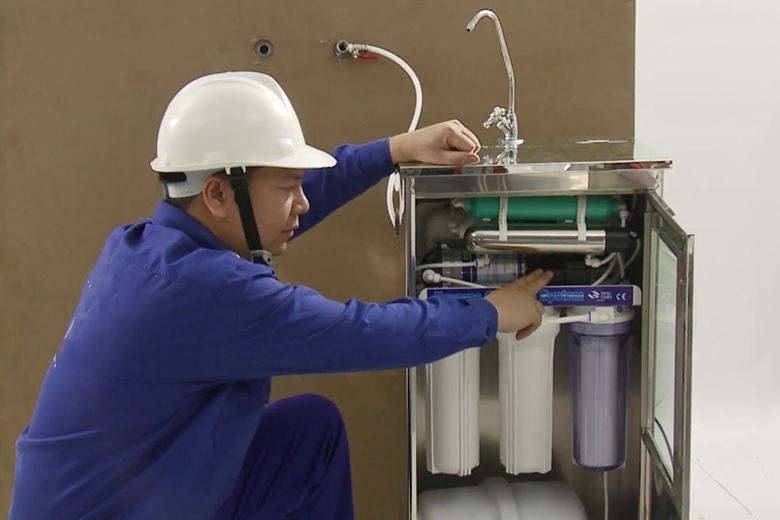 Dịch vụ sửa máy lọc nước chất lượng Vinh Nghệ An: Karofi, Kangaroo, Ao Smith là địa chỉ tin cậy 2